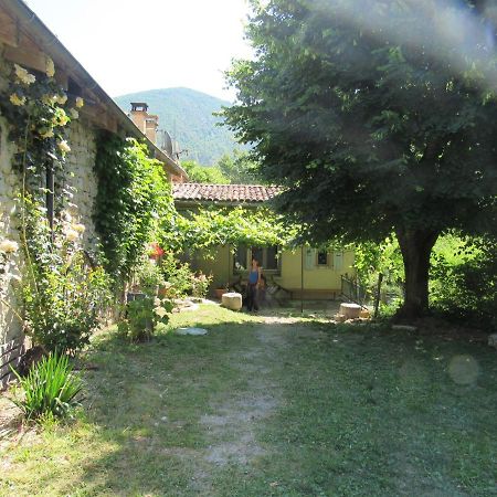 Le Moulin Bed & Breakfast Pradelle Exterior photo