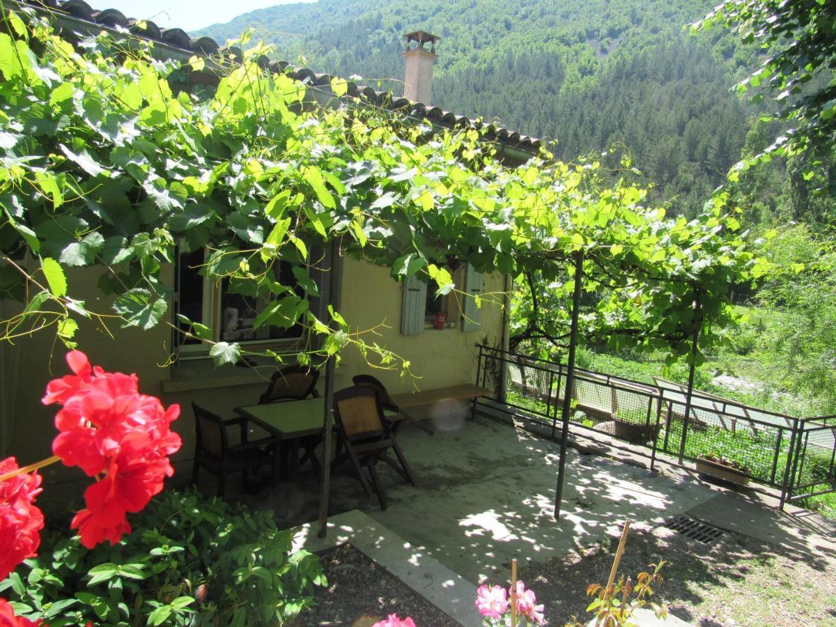 Le Moulin Bed & Breakfast Pradelle Exterior photo