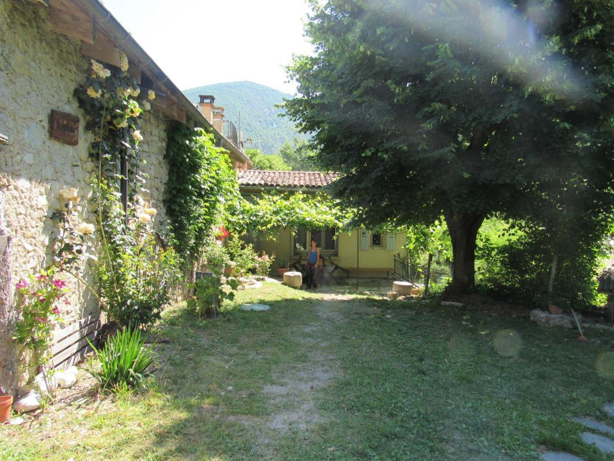 Le Moulin Bed & Breakfast Pradelle Exterior photo