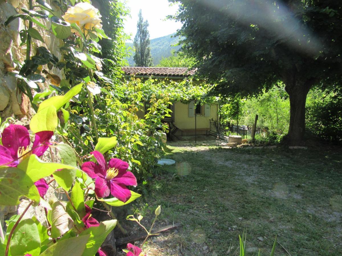 Le Moulin Bed & Breakfast Pradelle Exterior photo
