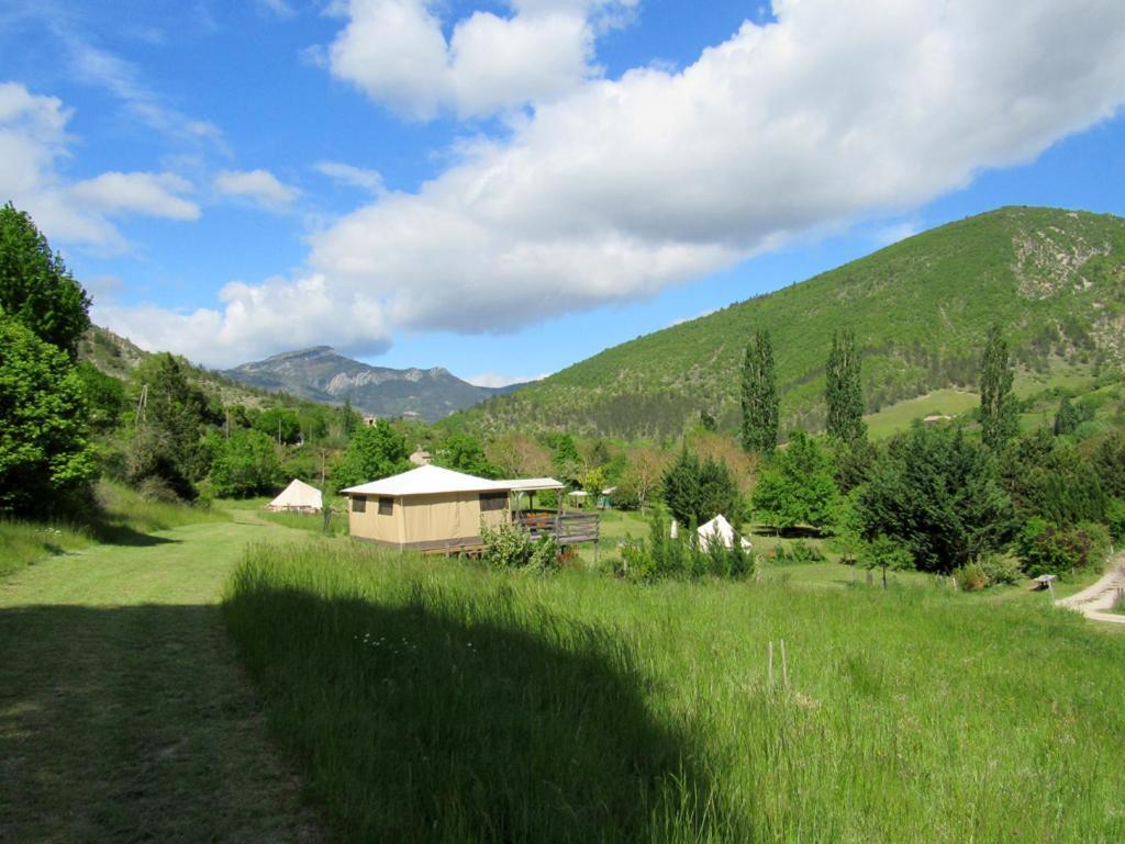 Le Moulin Bed & Breakfast Pradelle Exterior photo