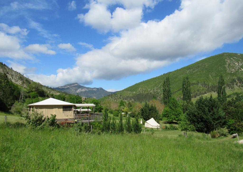 Le Moulin Bed & Breakfast Pradelle Exterior photo